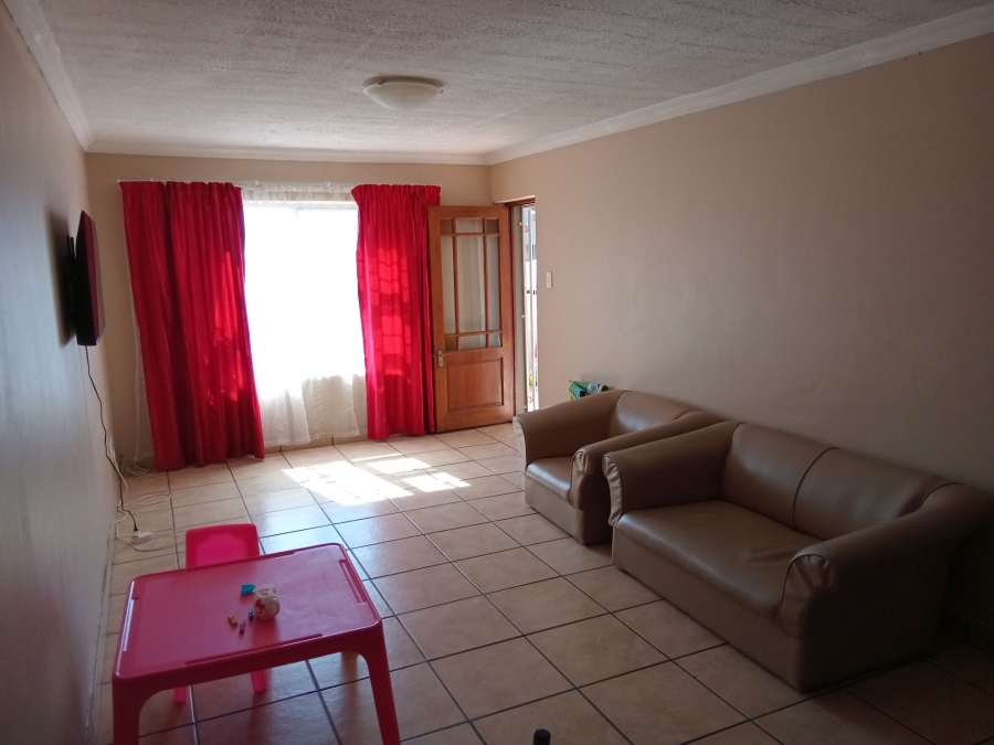 2 Bedroom Property for Sale in Heiderand Western Cape